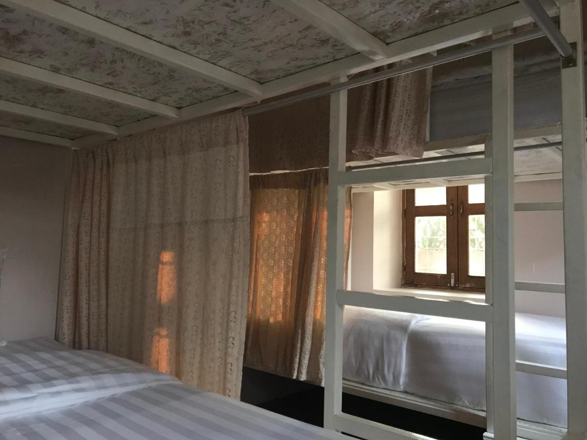 Insight Hostel Чиангмай Экстерьер фото