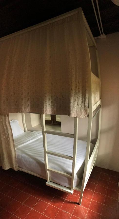 Insight Hostel Чиангмай Экстерьер фото