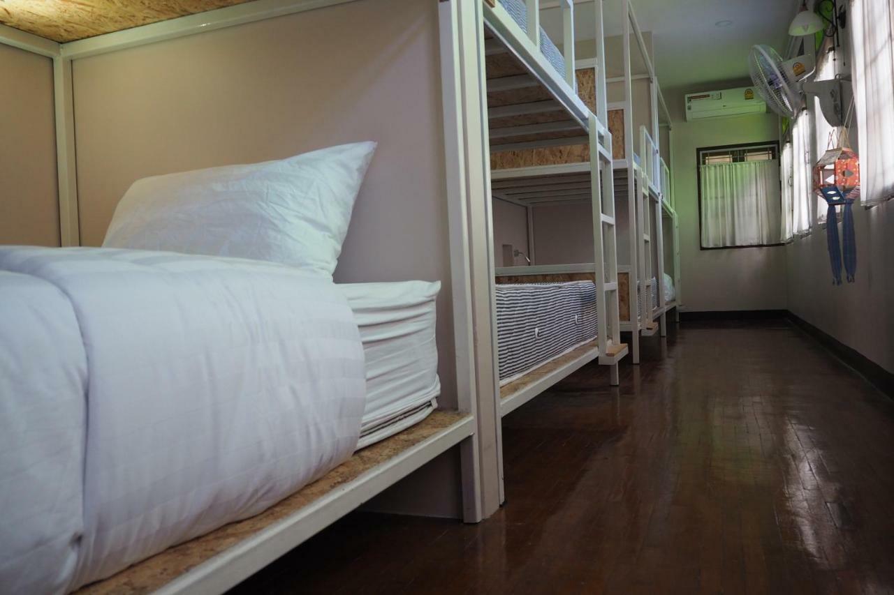 Insight Hostel Чиангмай Экстерьер фото