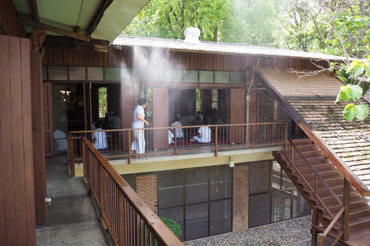 Insight Hostel Чиангмай Экстерьер фото