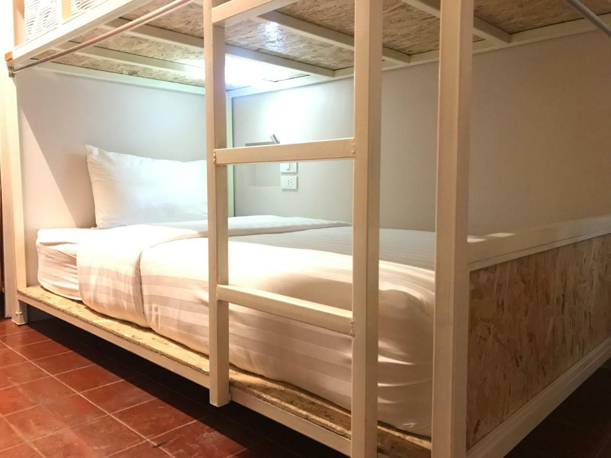 Insight Hostel Чиангмай Экстерьер фото